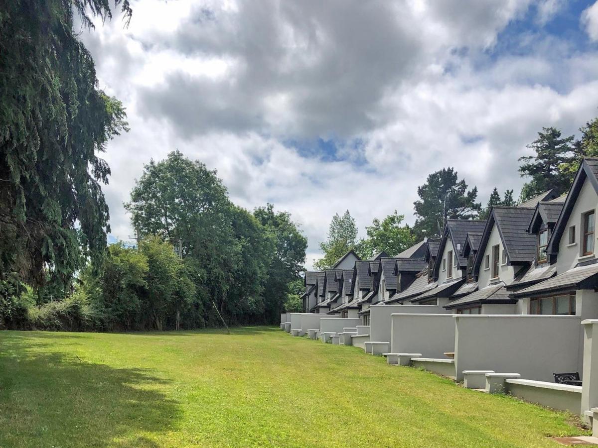 Old Court Holiday Homes Terryglass - Sleeps 6 By Trident Holiday Homes Extérieur photo
