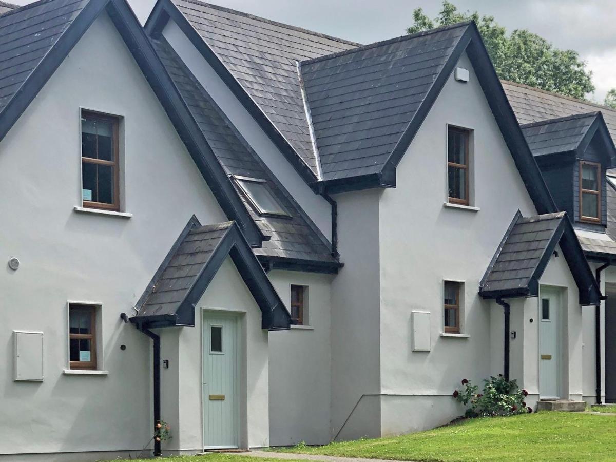 Old Court Holiday Homes Terryglass - Sleeps 6 By Trident Holiday Homes Extérieur photo