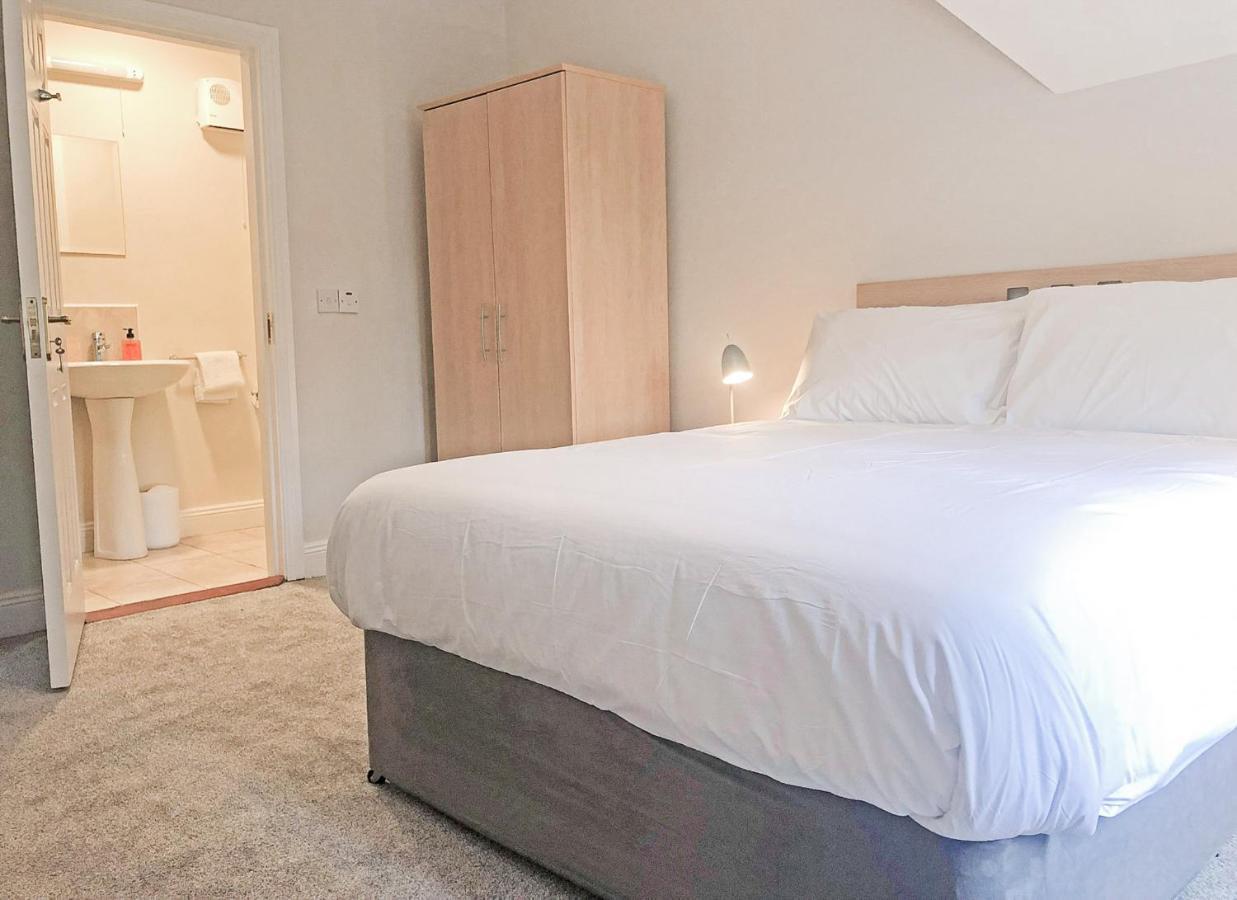 Old Court Holiday Homes Terryglass - Sleeps 6 By Trident Holiday Homes Extérieur photo