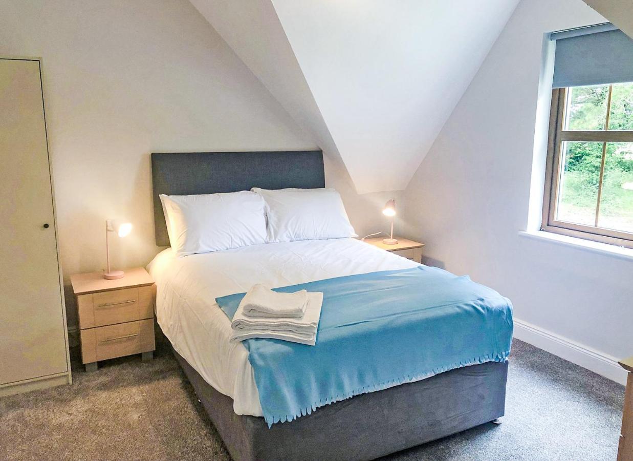 Old Court Holiday Homes Terryglass - Sleeps 6 By Trident Holiday Homes Extérieur photo
