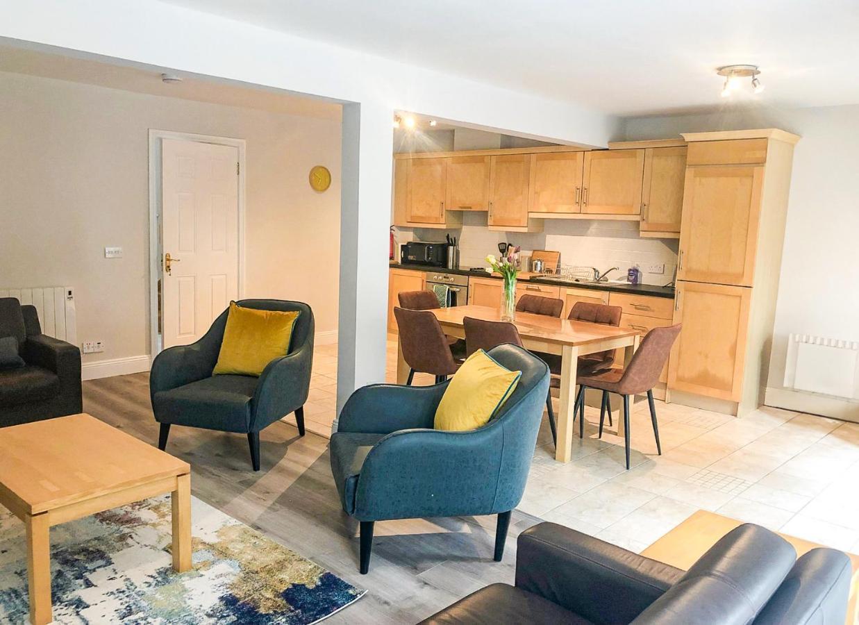 Old Court Holiday Homes Terryglass - Sleeps 6 By Trident Holiday Homes Extérieur photo
