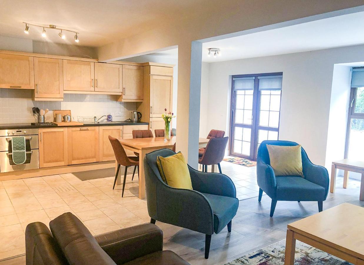Old Court Holiday Homes Terryglass - Sleeps 6 By Trident Holiday Homes Extérieur photo