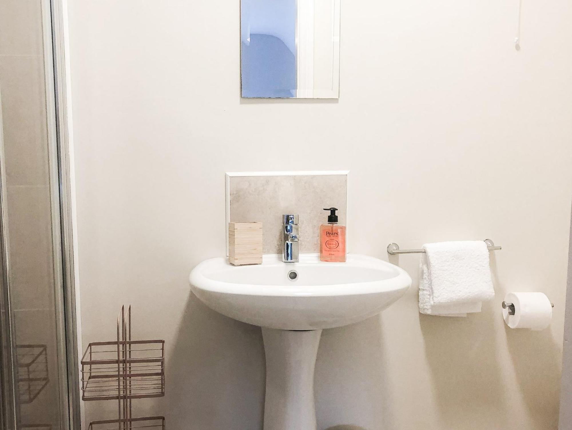 Old Court Holiday Homes Terryglass - Sleeps 6 By Trident Holiday Homes Extérieur photo